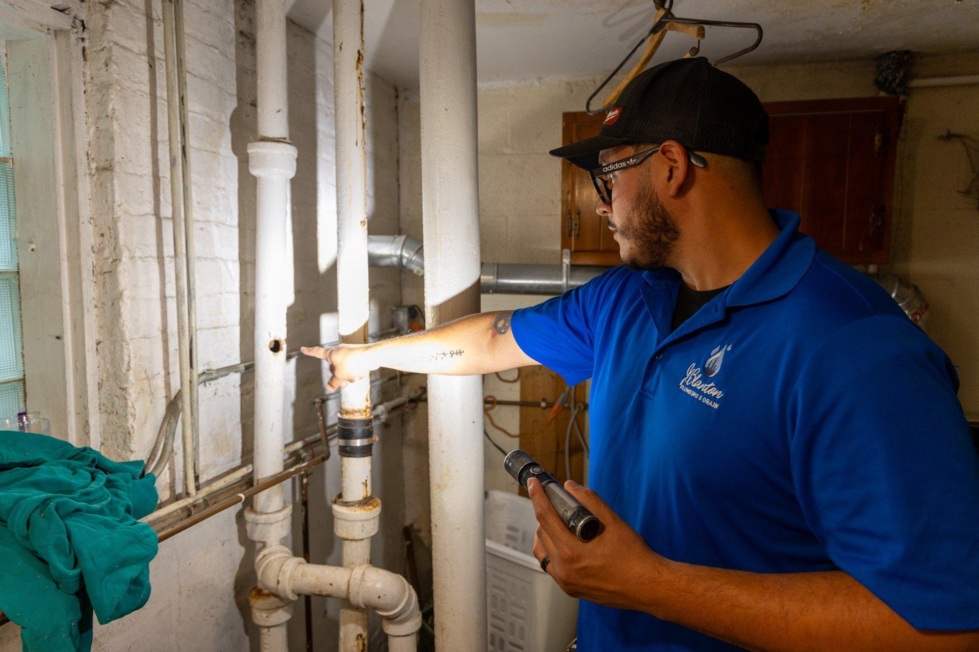 Northbrook Homeowners: What to Do When a Burst Pipe Strikes – A Guide to Emergency Repairs