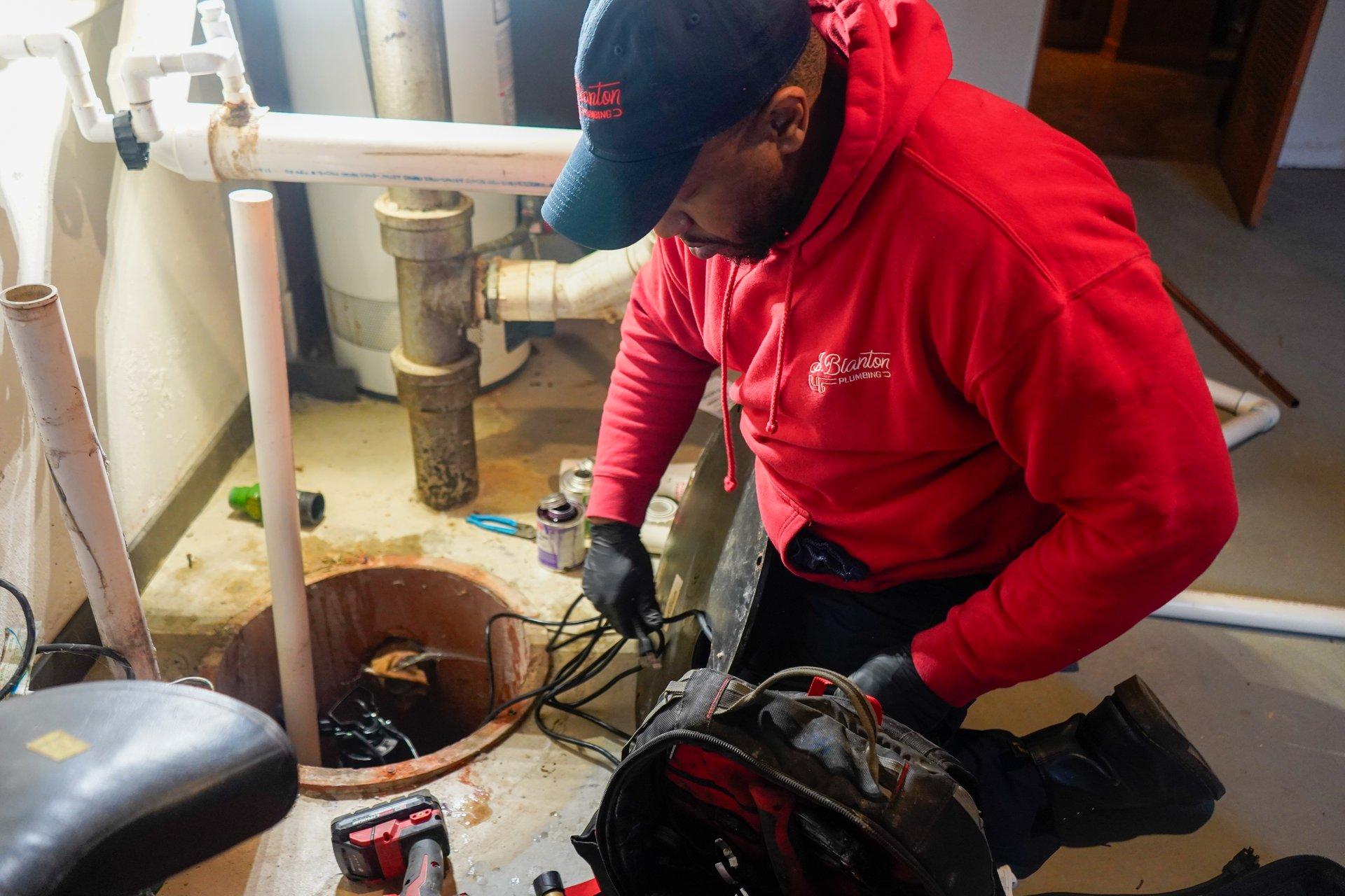 Don’t Let Winter Plumbing Issues Spiral: When to Call a Plumber Immediately
