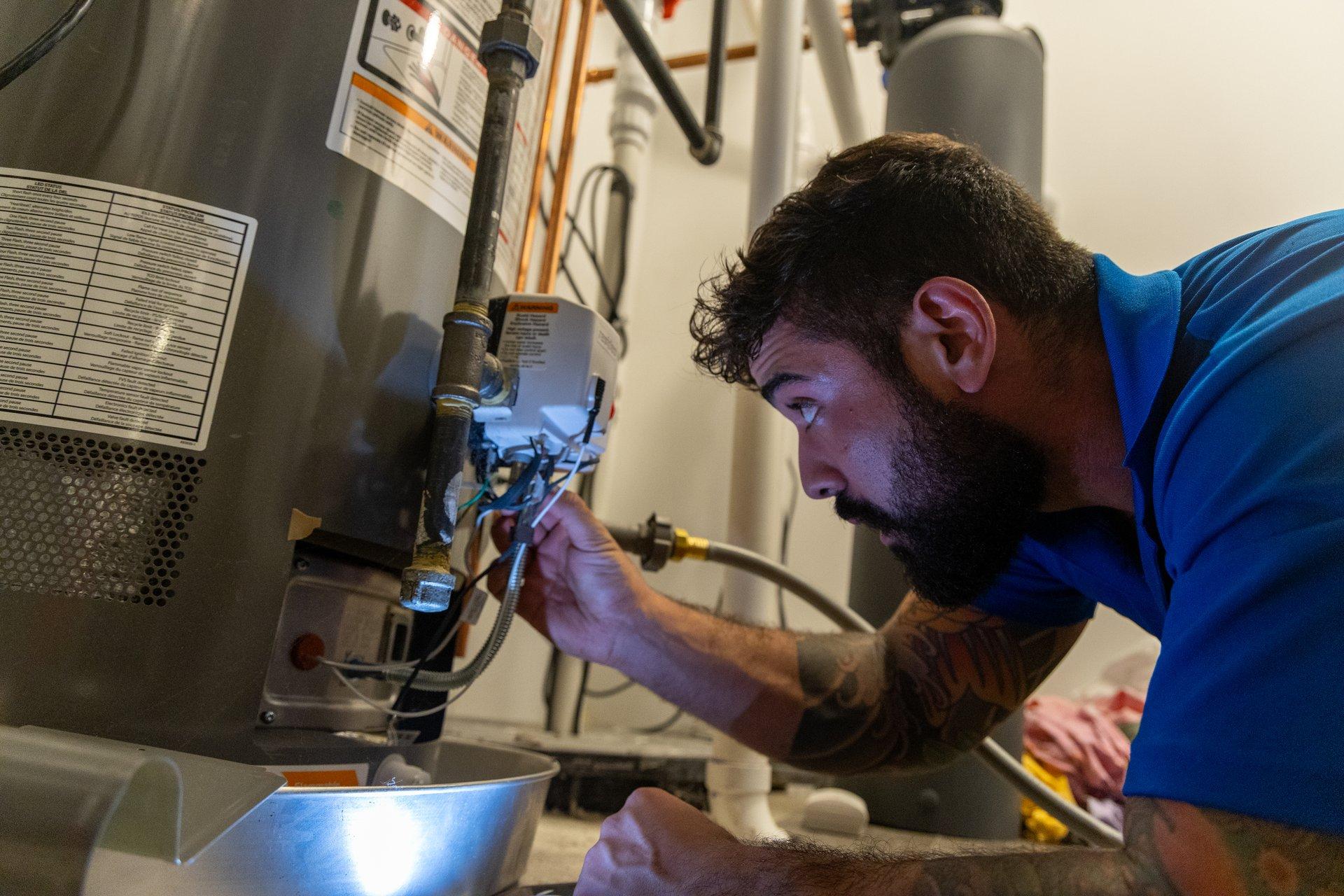 Clear Up Water Issues in Algonquin: Top Tips to Fix Water Heater Discoloration Problems