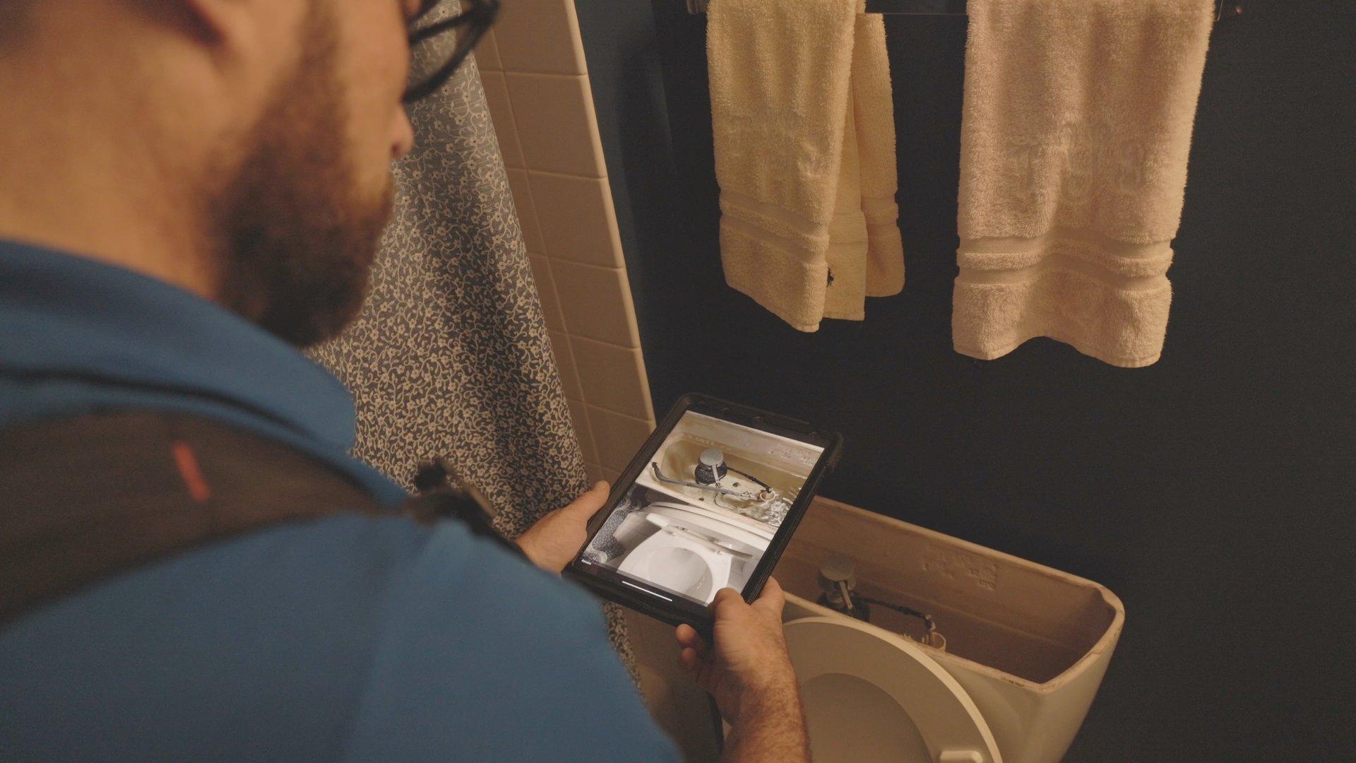 Expert Tips for McHenry Residents: DIY vs. Professional Toilet Replacement