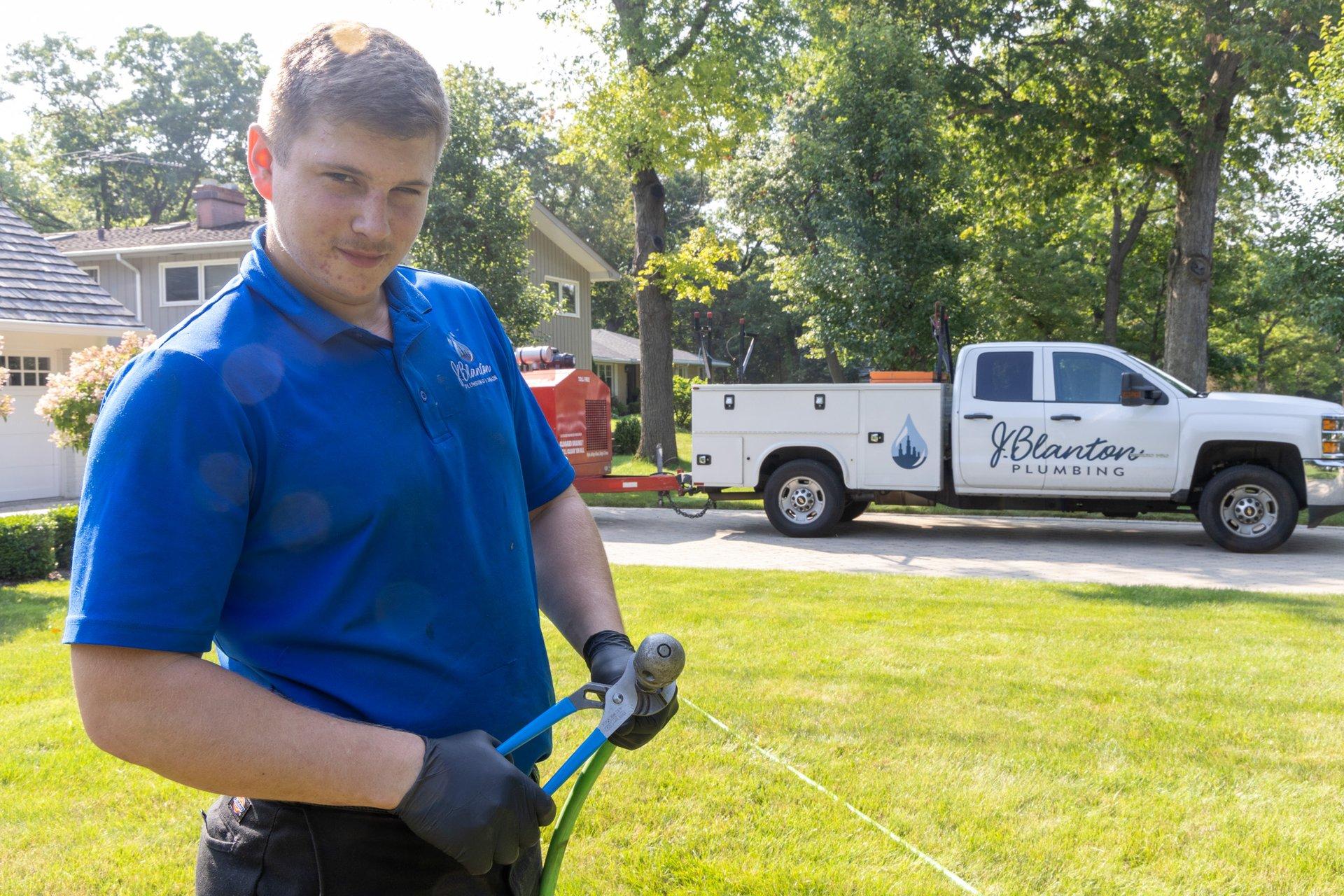 Summer Plumbing Emergencies in Chicago: After-Hour Response to Outdoor Faucet Leaks
