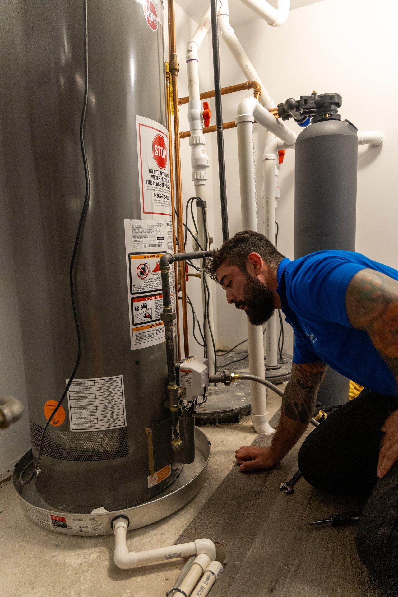 Case Study: Fixing an Aging Water Heater in Algonquin for Maximum Efficiency
