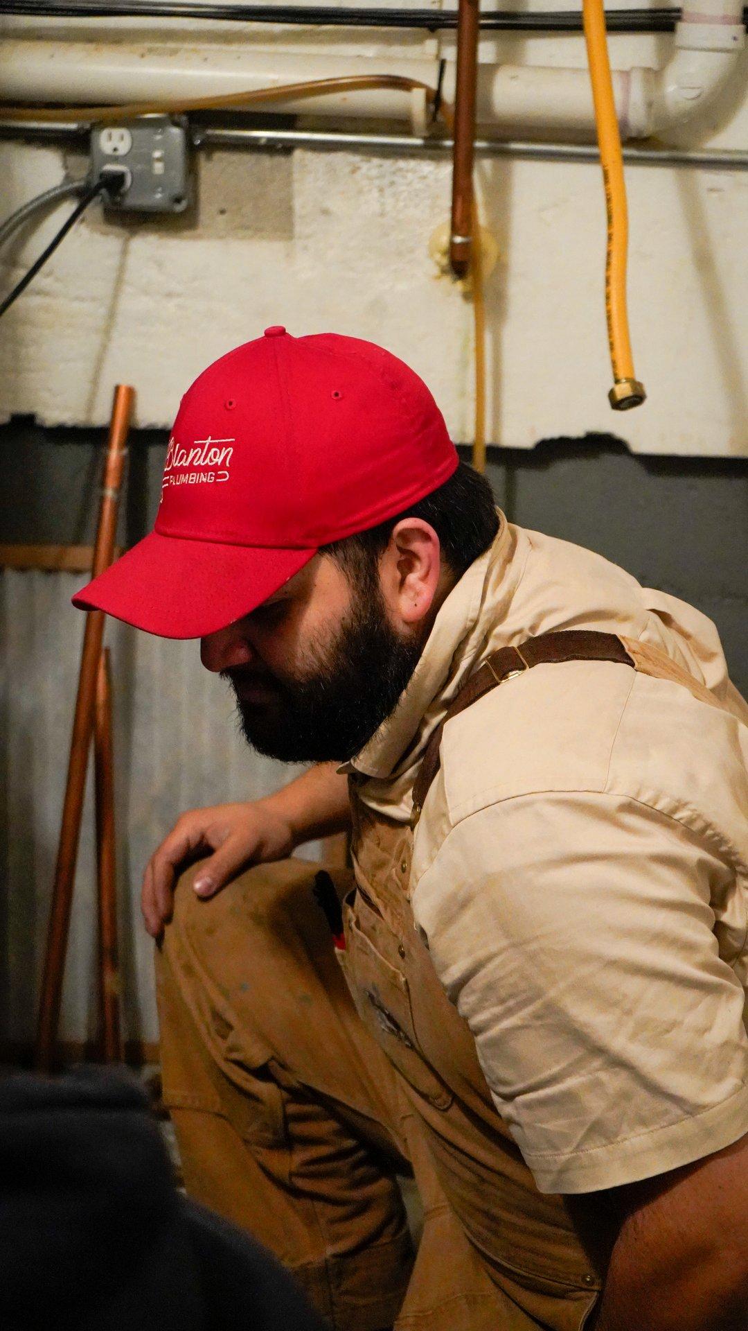 Frozen Pipes, Clogs and More: When to Call a Plumber This Winter
