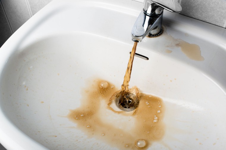 We help you target the issue behind brown water from your tap.